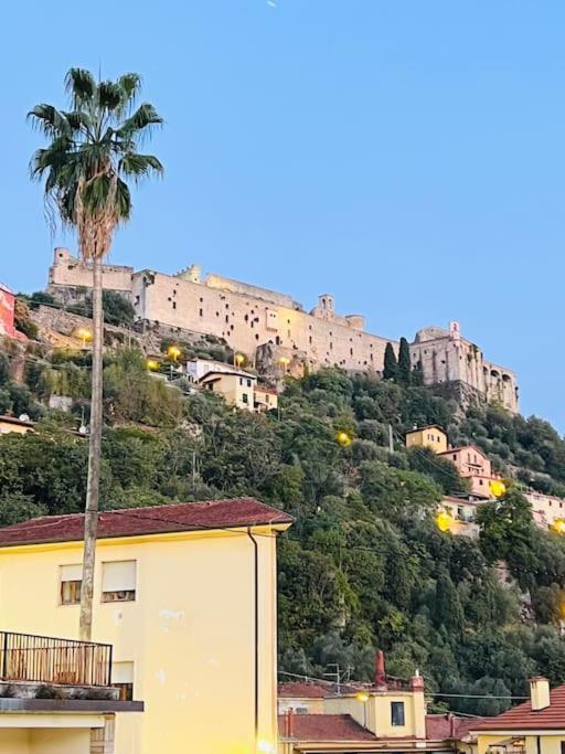 Appartamento Centro Storico - Massa Exteriér fotografie